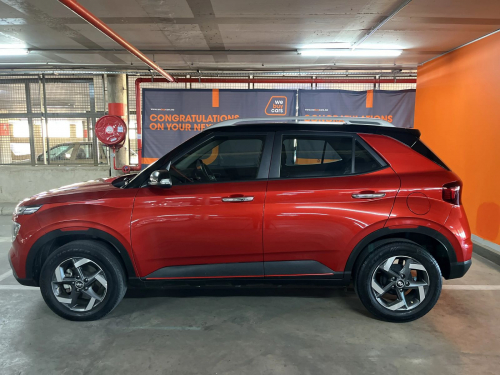 Hyundai Venue 1.0 Tgdi Glide DCT in Namibia