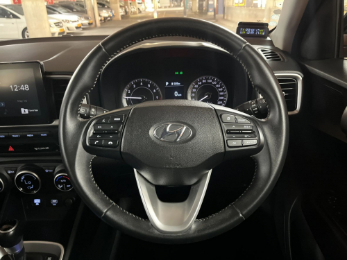 Hyundai Venue 1.0 Tgdi Glide DCT in Namibia