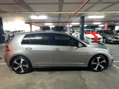 Volkswagen Golf 7 GTI 2.0 TSI in Namibia