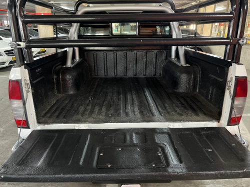 Nissan Hardbody Np300 2.5 TDI 4x4 Pick Up Double Cab in Namibia