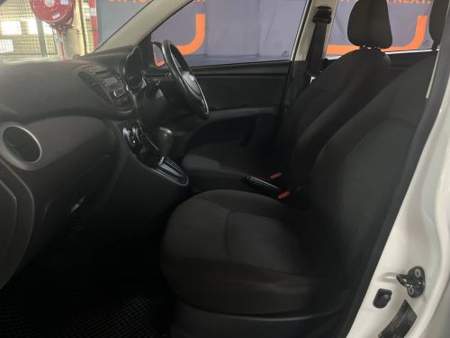 Hyundai i10 1.1 Motion Auto in Namibia