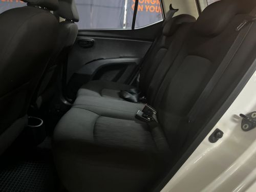 Hyundai i10 1.1 Motion Auto in Namibia