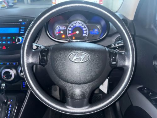 Hyundai i10 1.1 Motion Auto in Namibia