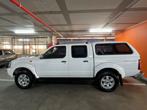 Pre-owned Nissan Hardbody Np300 2.5 TDI 4x4 Hi-Rider Pick Up Double Cab for sale in 