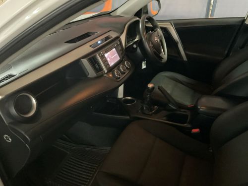 Toyota RAV 4 2.0 GX in Namibia