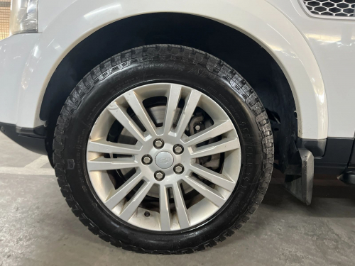 Land Rover Discovery 4 3.0 Td/sd V6 SE in Namibia