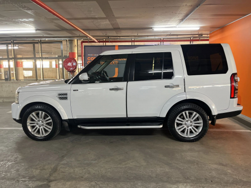Land Rover Discovery 4 3.0 Td/sd V6 SE in Namibia