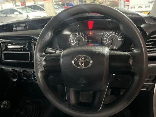 Toyota Hilux 2.0 Vvti A/C Single Cab in Namibia