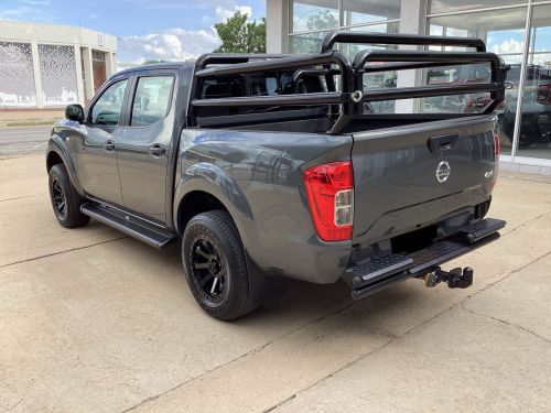 Nissan Navara XE Plus 4x4 6MT in Namibia