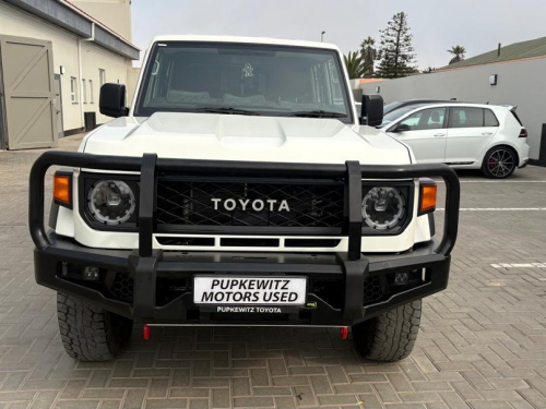 Toyota LANDCRUISER 79 2.8 in Namibia
