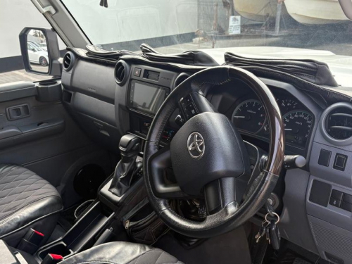 Toyota LANDCRUISER 79 2.8 in Namibia
