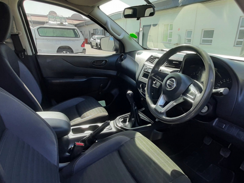 Nissan NAVARA 2.5TD EX DC 4X4 MT in Namibia