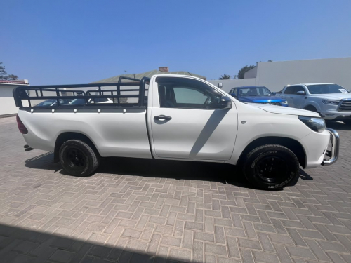 Toyota HILUX 2.0VVTI S/C AC in Namibia