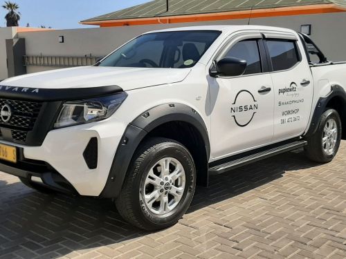 Nissan NAVARA 2.5D DC 4X4 SE+ AUTO in Namibia