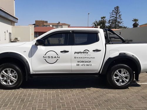 Nissan NAVARA 2.5D DC 4X4 SE+ AUTO in Namibia