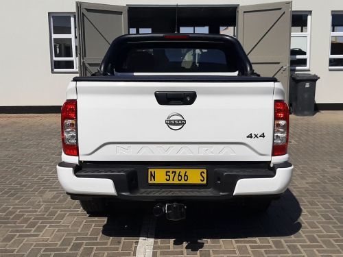 Nissan NAVARA 2.5D DC 4X4 SE+ AUTO in Namibia