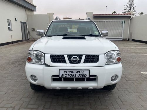 Nissan NP300 DC 4X4 MANUAL in Namibia