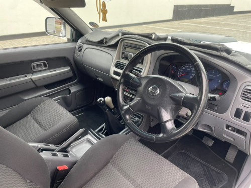 Nissan NP300 DC 4X4 MANUAL in Namibia