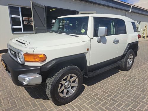 Pre-owned Toyota LANDCRUISER FJ 4.0V6 A/T 4X4 for sale in 