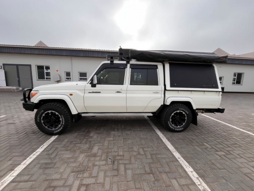 Toyota LANDCRUISER DC 4X4 4.5D V8 in Namibia