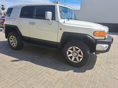 Toyota LANDCRUISER FJ 4.0V6 A/T 4X4 in Namibia