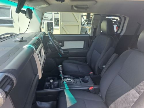 Toyota LANDCRUISER FJ 4.0V6 A/T 4X4 in Namibia