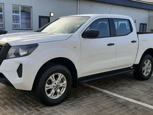 Nissan NAVARA 2.5D SE+ 4X2 D/CAB MANUAL in Namibia