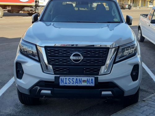 Nissan NAVARA 2.5TD LE+ DC 4X4 AUTO in Namibia