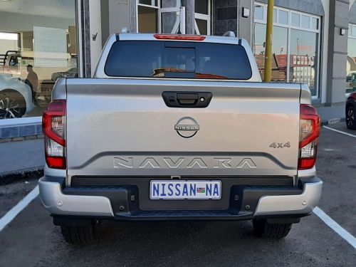Nissan NAVARA 2.5TD LE+ DC 4X4 AUTO in Namibia