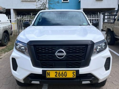 Nissan NAVARA  2.5D SE+ DC 4X4 AUTO in Namibia