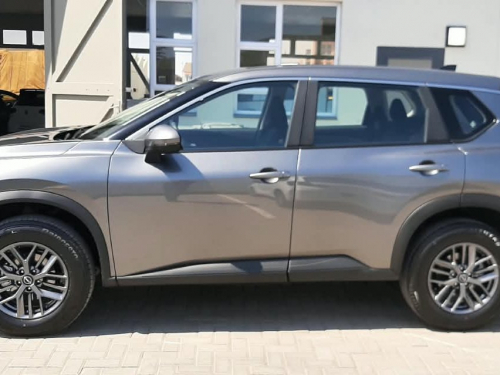 Nissan X TRAIL 2.5 VISIA CVT in Namibia