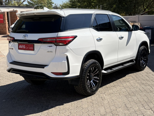 Toyota Fortuner 2.4 4x4 A/T in Namibia
