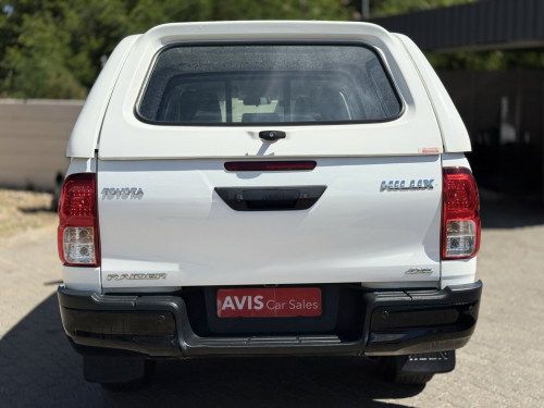 Toyota Hilux 2.4 4x4 A/T with Canopy in Namibia