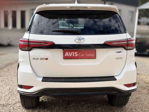 Toyota 2.4 4x4 A/T Fortuner in Namibia