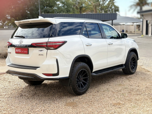 Toyota 2.4 4x4 A/T Fortuner in Namibia