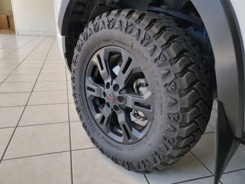 Nissan Navara Pro-4X 4x4 D/C P/U in Namibia