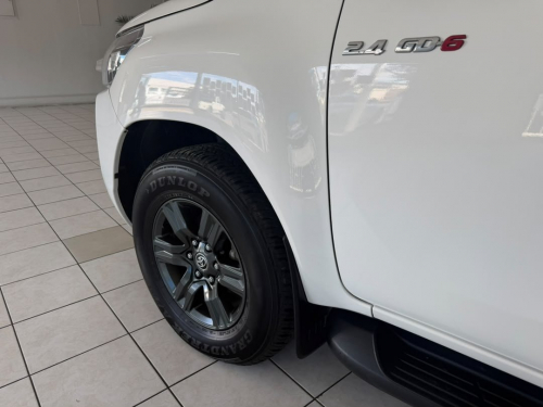 Toyota Hilux 2.4 GD6 Raider 4x4 P/U D/C A/T Diesel in Namibia