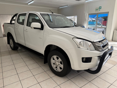 Isuzu KB240 LE 4x4 P/U D/C M/T in Namibia