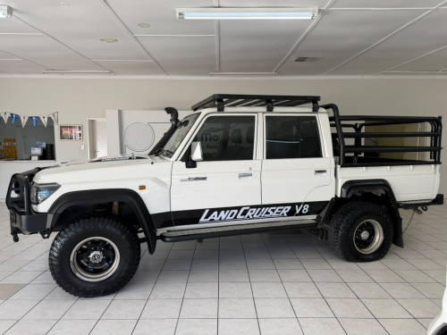 Toyota Land Cruiser 79 4.5D V8 4x4 P/U D/C M/T in Namibia