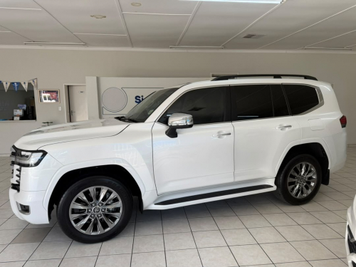 Toyota Land Cruiser 300 3.5T ZX in Namibia