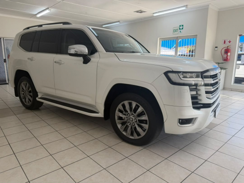 Toyota Land Cruiser 300 3.5T ZX in Namibia