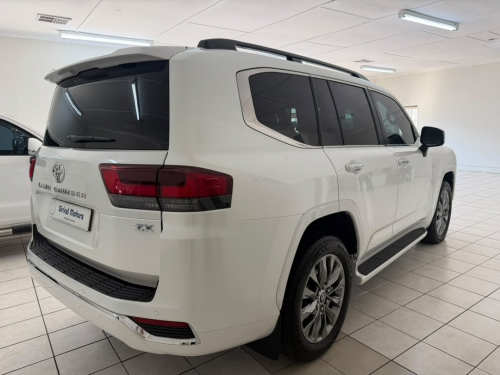 Toyota Land Cruiser 300 3.5T ZX in Namibia
