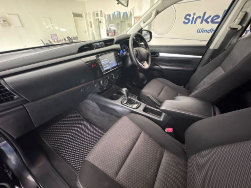 Toyota Hilux 2.4 SRX 4x4 A/T in Namibia