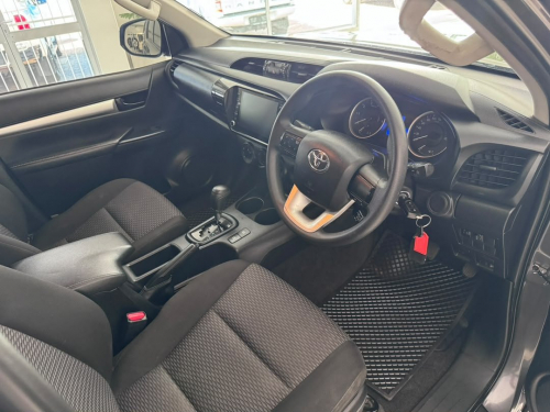 Toyota Hilux 2.4 SRX 4x4 A/T in Namibia
