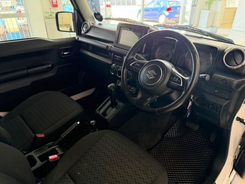 Suzuki Jimny GLX 4x4 A/T in Namibia