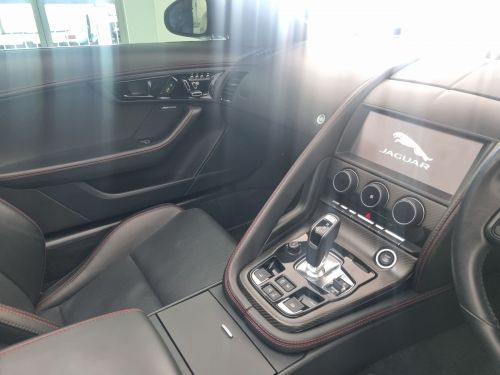 Jaguar F-Type 2.0 T RDynamic 221KW in Namibia