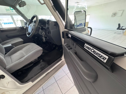 Toyota Land Cruiser 79 4.2 P/U D/C Diesel in Namibia