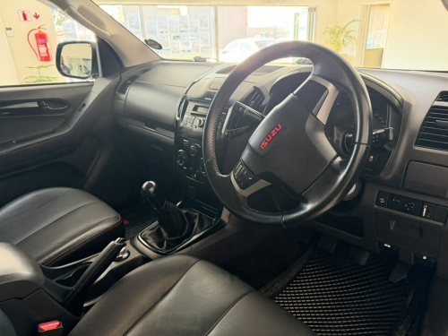 Isuzu D-Max 250 X-Rider 4x4 D/C M/T in Namibia
