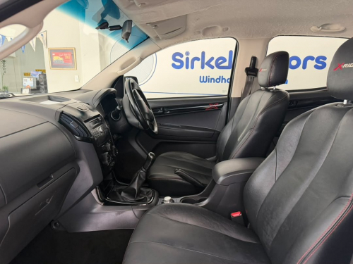Isuzu D-Max 250 X-Rider 4x4 D/C M/T in Namibia