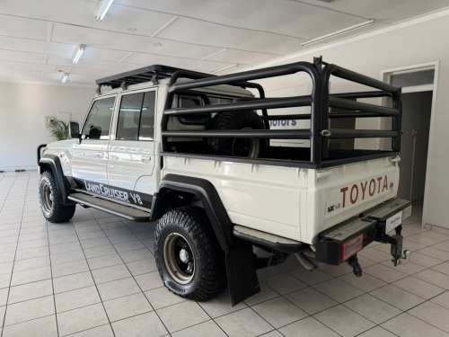 Toyota Land Cruiser 79 4.5D V8 4x4 P/U D/C M/T in Namibia